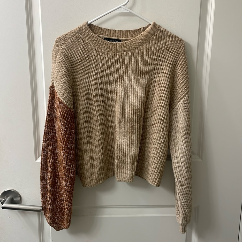 Color blocking cropped sweater, size small